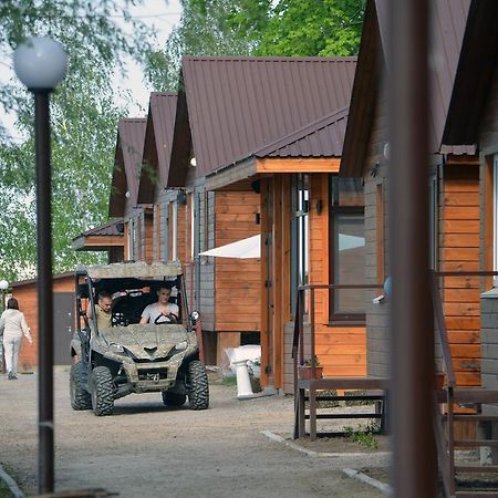 Recreational Center Rezidentsiya Yahotyn Ngoại thất bức ảnh