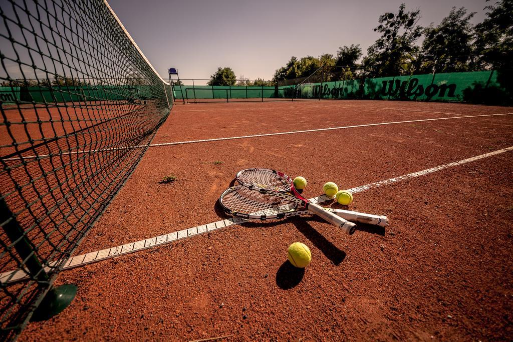 Recreational Center Rezidentsiya Yahotyn Ngoại thất bức ảnh